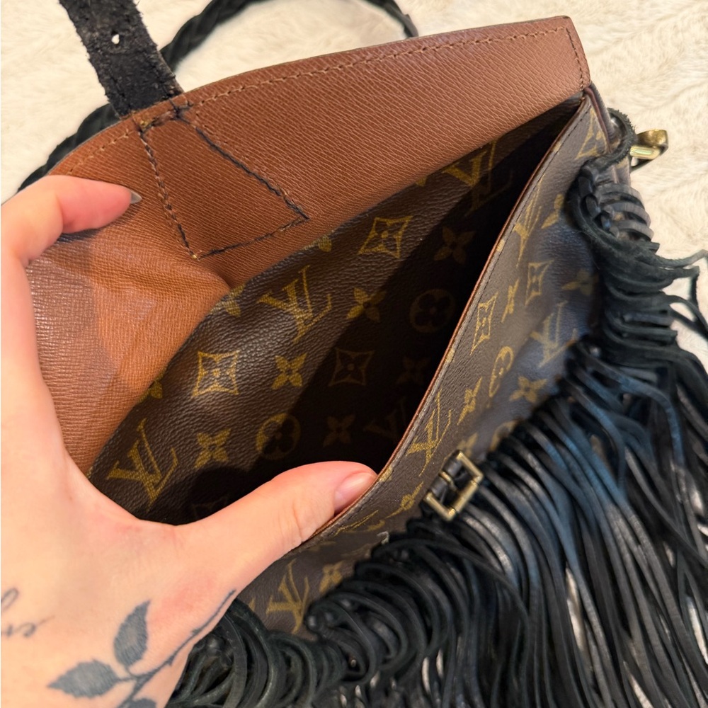 Louis Vuitton Vintage Boho Bag - Picture 5 of 12